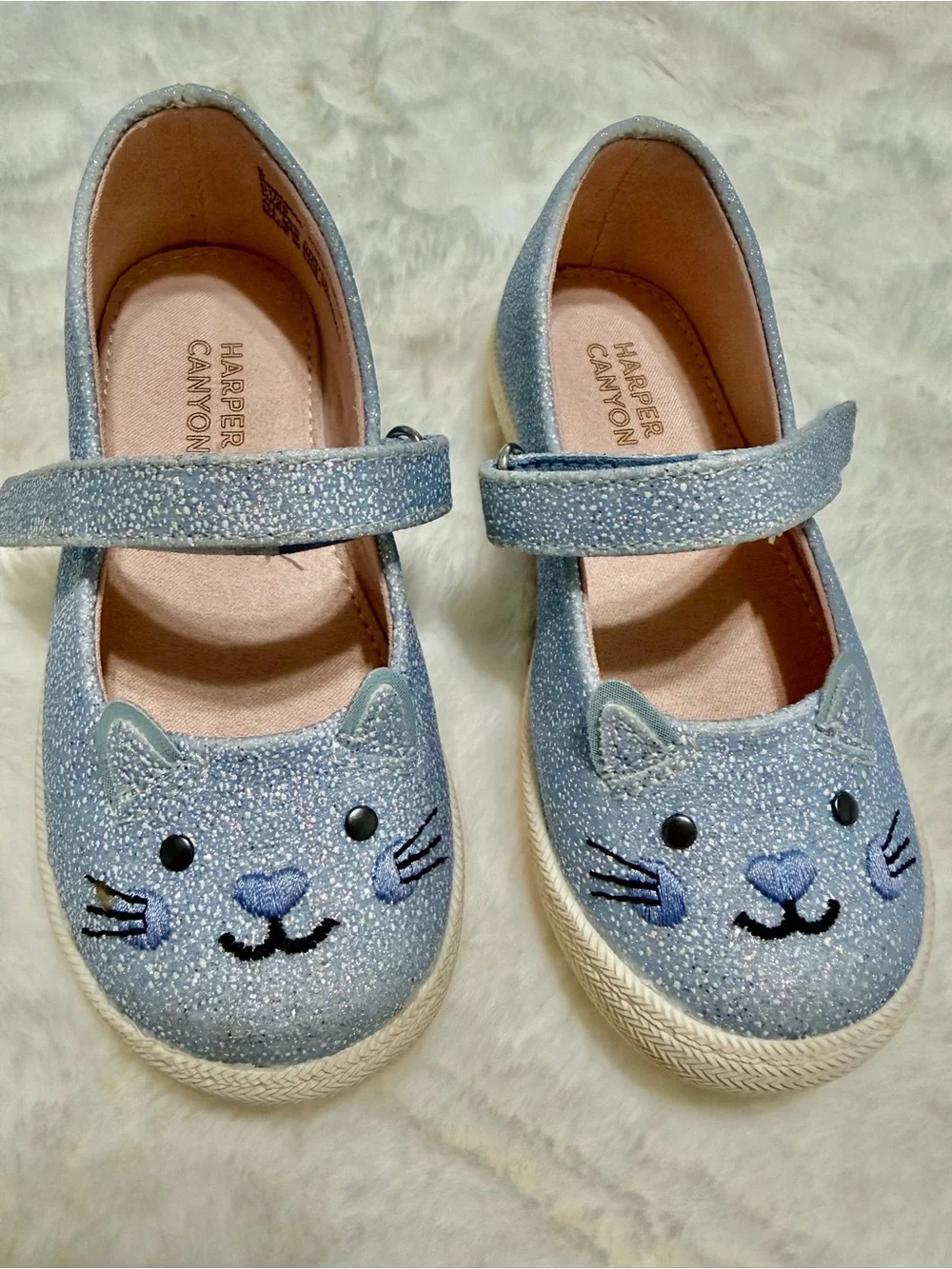 Harper Canyon Kids' Light Blue Glitter Cat Mary Jane Shoes